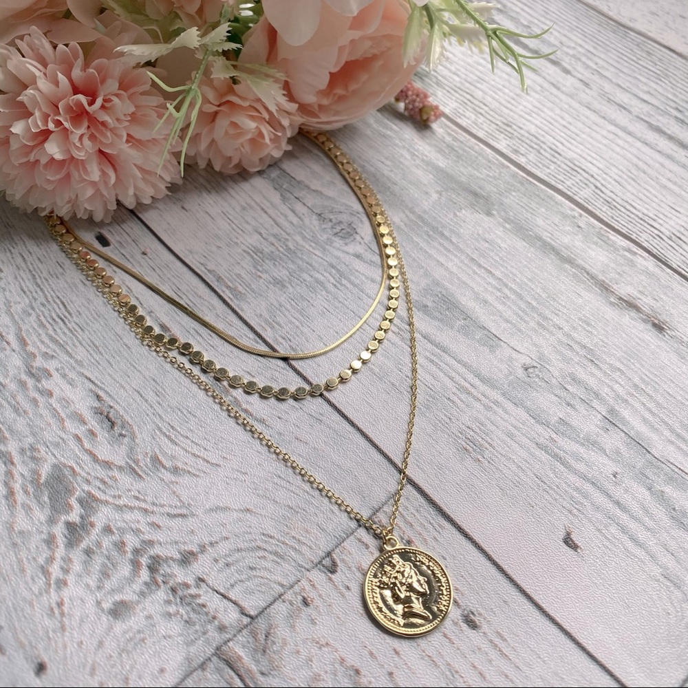 Queen Elizabeth coin pendant necklace 18k plated